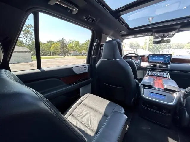 2023 Lincoln Navigator - $49,795