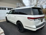 2024 Navigator L Thumbnail 2