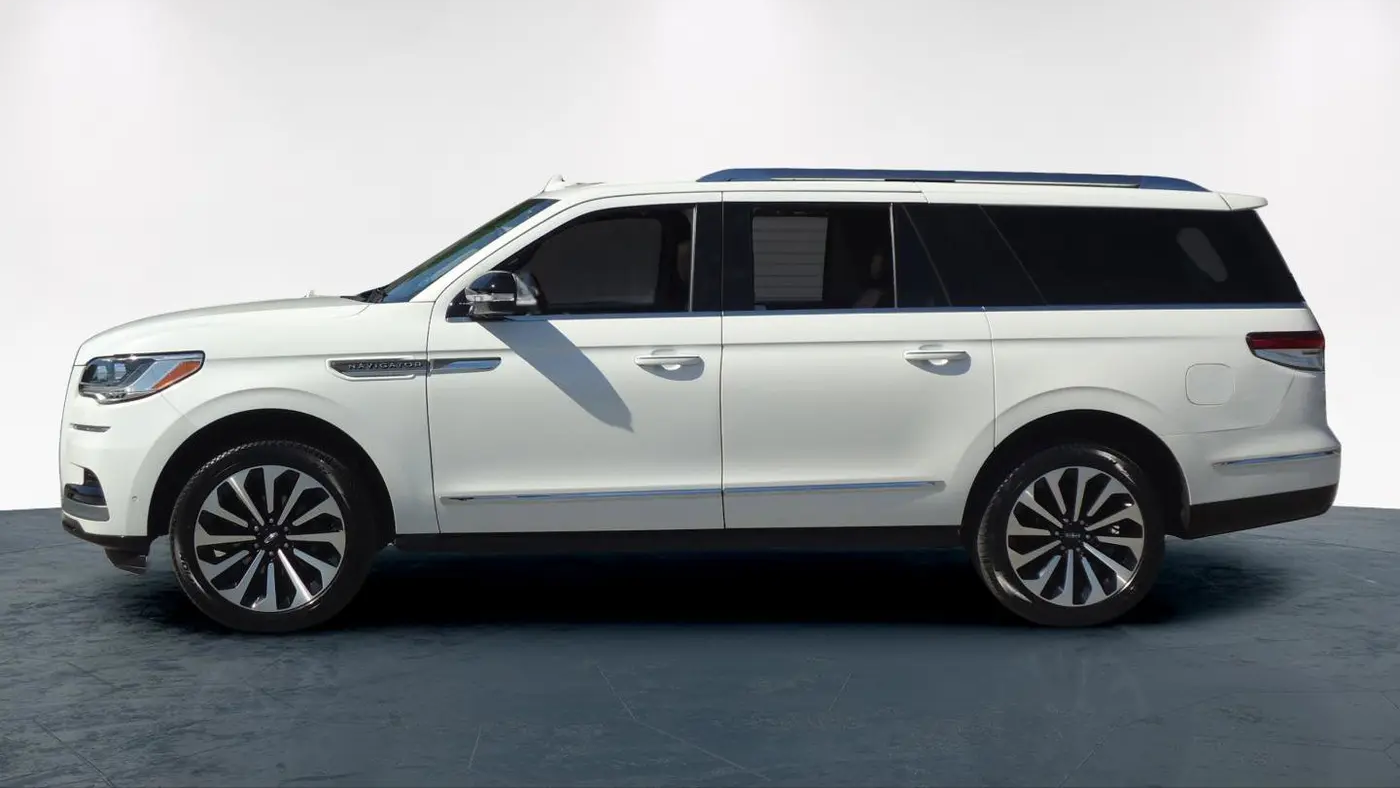 2024 Lincoln Navigator L Reserve