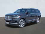 2024 Navigator L Thumbnail 1