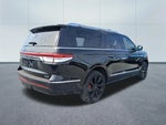 2024 Navigator L Thumbnail 5