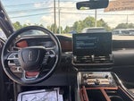 2024 Navigator L Thumbnail 3