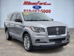 2024 Navigator L Thumbnail 2