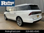 2025 Navigator L Thumbnail 3