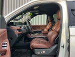 2025 Navigator L Thumbnail 10