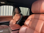 2025 Navigator L Thumbnail 11