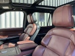 2025 Navigator L Thumbnail 11
