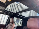 2025 Navigator L Thumbnail 12