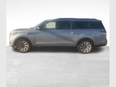 Photo of a 2023 Lincoln Navigator L 4X4 Reserve 4DR SUV for sale