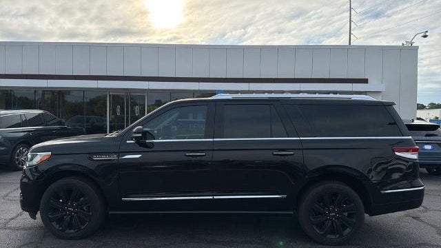 2023 Lincoln Navigator L Reserve