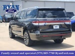 2023 Navigator L Thumbnail 3