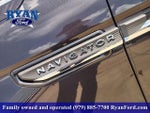2023 Navigator L Thumbnail 8