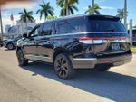 2024 Navigator L Thumbnail 4