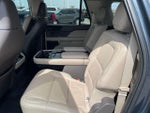 2024 Navigator L Thumbnail 25