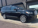 2024 Navigator L Thumbnail 2