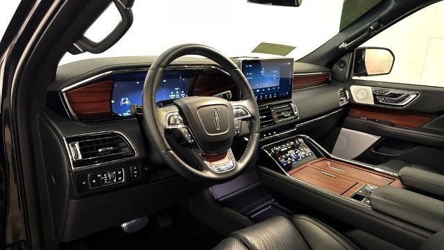 2024 Lincoln Navigator L Reserve
