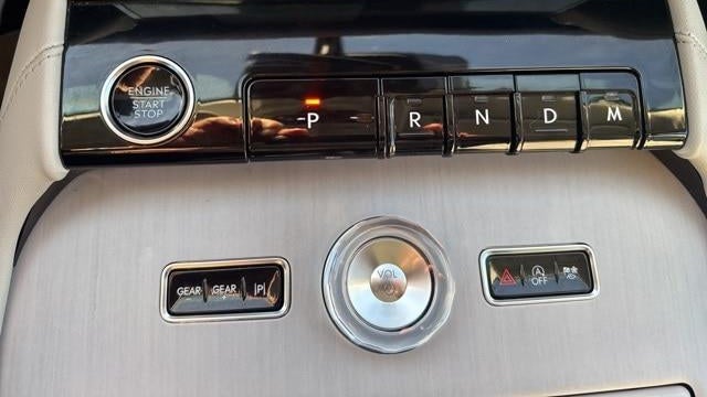 2025 Lincoln Navigator L Reserve
