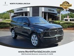 2025 Navigator L Thumbnail 1