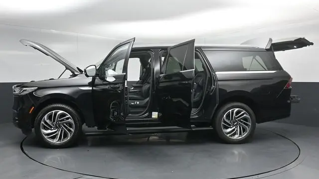 2025 Lincoln Navigator L Reserve