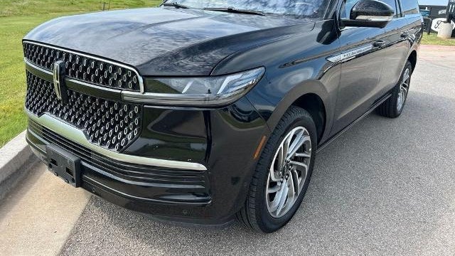 Preowned 2025 Lincoln Navigator L Reserve for Sale