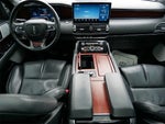 2023 Navigator L Thumbnail 14