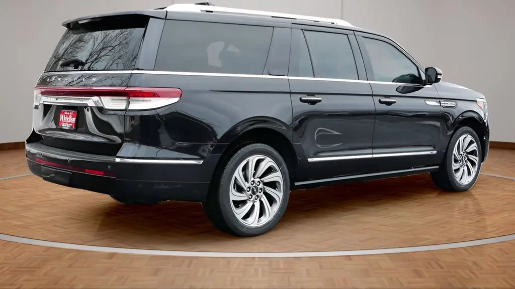 2023 Lincoln Navigator L Reserve