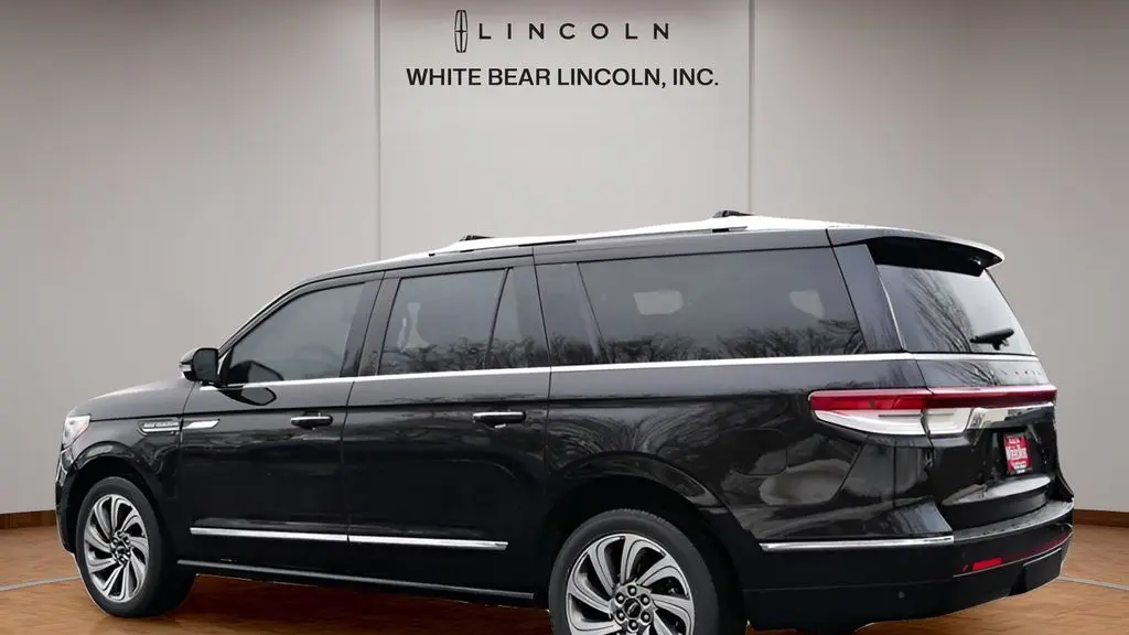 2023 Lincoln Navigator L Reserve