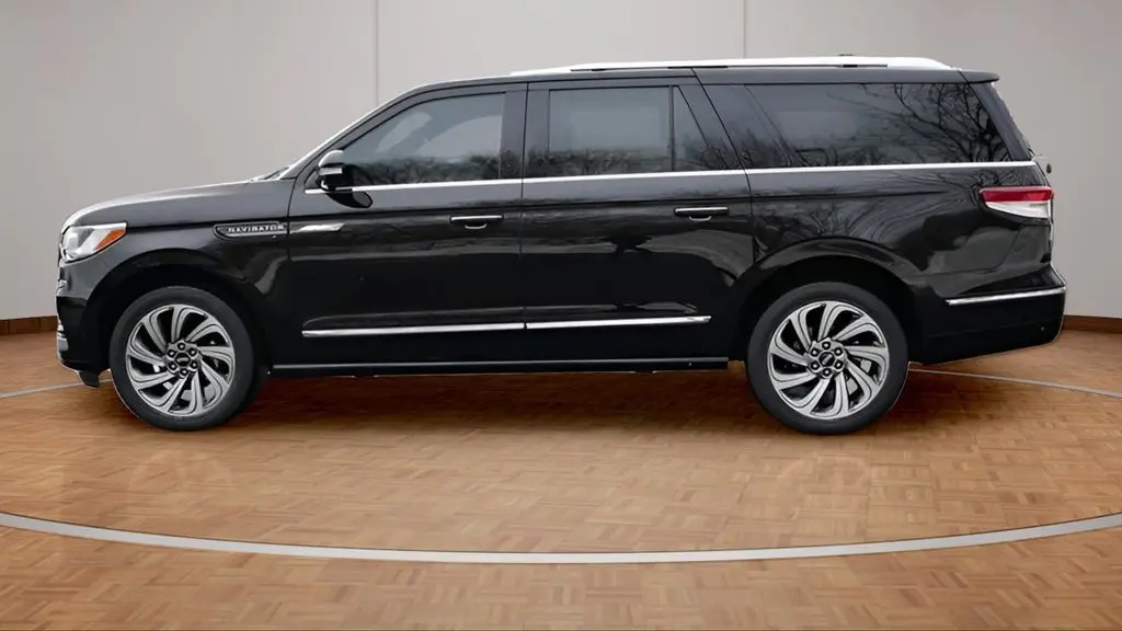 2023 Lincoln Navigator L Reserve