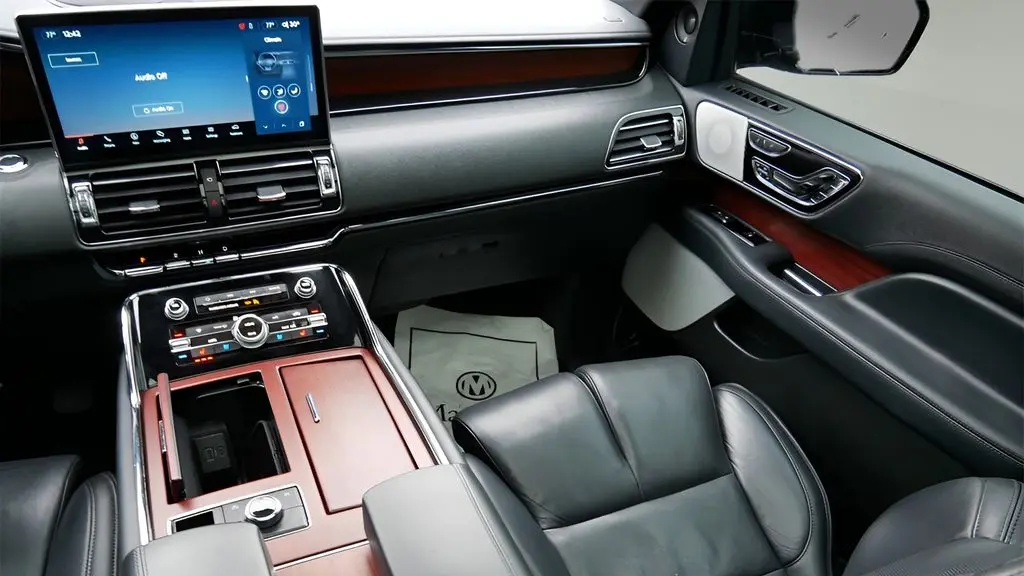 2023 Lincoln Navigator L Reserve