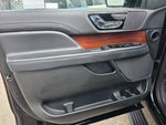 2023 Navigator L Thumbnail 8