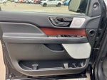 2024 Navigator L Thumbnail 25