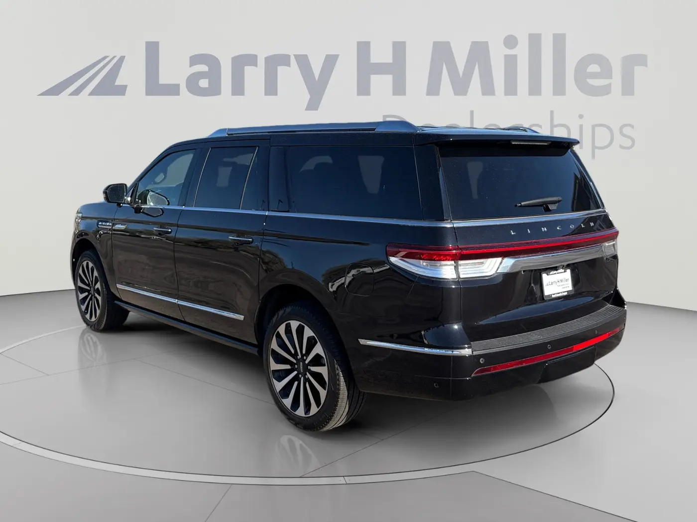 2024 Lincoln Navigator - $64,131
