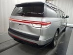 2024 Navigator L Thumbnail 3