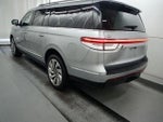 2024 Navigator L Thumbnail 4