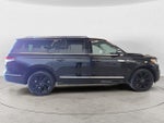 2024 Navigator L Thumbnail 4