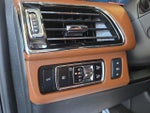 2024 Navigator L Thumbnail 26