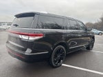 2024 Navigator L Thumbnail 4