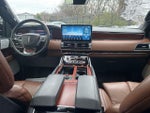 2024 Navigator L Thumbnail 9