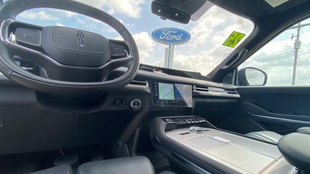 2025 Lincoln Navigator L Reserve