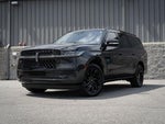 2025 Navigator L Thumbnail 2