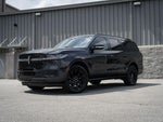 2025 Navigator L Thumbnail 3