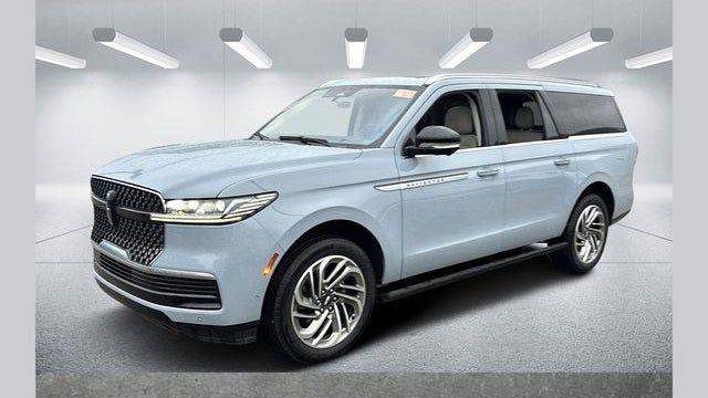 Preowned 2025 Lincoln Navigator L Reserve for Sale