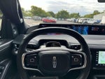 2025 Navigator L Thumbnail 17
