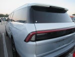 2025 Navigator L Thumbnail 4