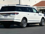 2023 Navigator L Thumbnail 4