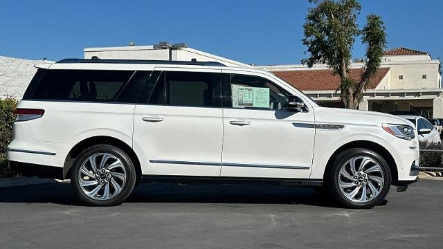 2023 Lincoln Navigator L Reserve