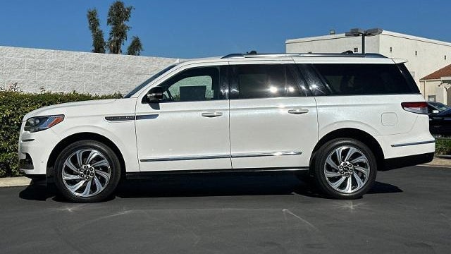 2023 Lincoln Navigator L Reserve