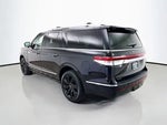 2023 Navigator L Thumbnail 5