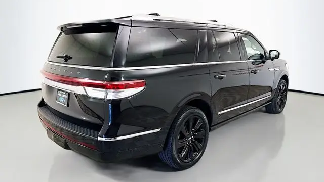 2023 Lincoln Navigator L Reserve
