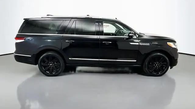 2023 Lincoln Navigator L Reserve